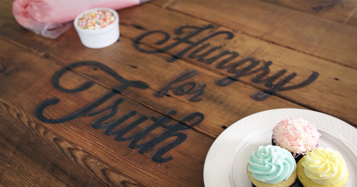 Cupcakes from Oh My Cupcakes! on the Hungry for Truth table.